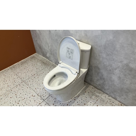 Bồn Cầu TOTO CS838DE2 Hai Khối Nắp Cơ