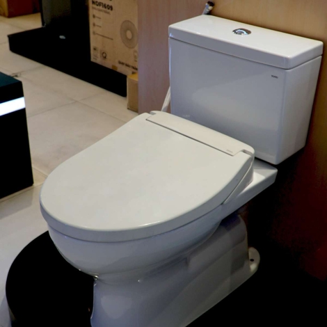 Bồn Cầu TOTO CS302DE2 2 Khối Nắp Cơ TCW07S