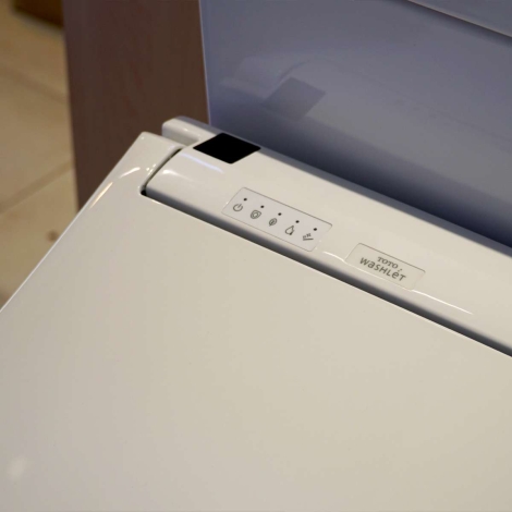 Bồn Cầu Điện Tử TOTO CS302DW14 Washlet TCF24410AAA C5